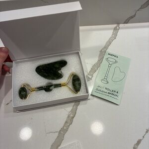 Jade Facial Roller and Gua Sha Set - Green